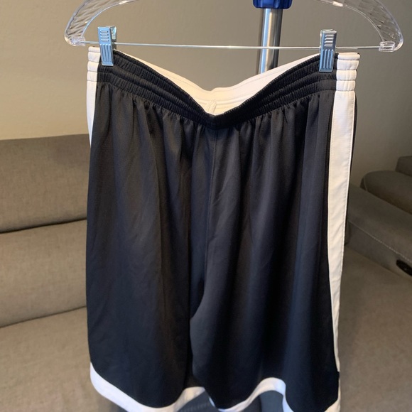 Nike Sz XL Basketball Shorts No Pockets - Picture 4 of 8
